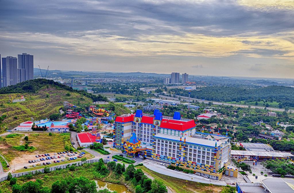 Holi Afiniti Themed Suites Nusajaya  Exterior foto